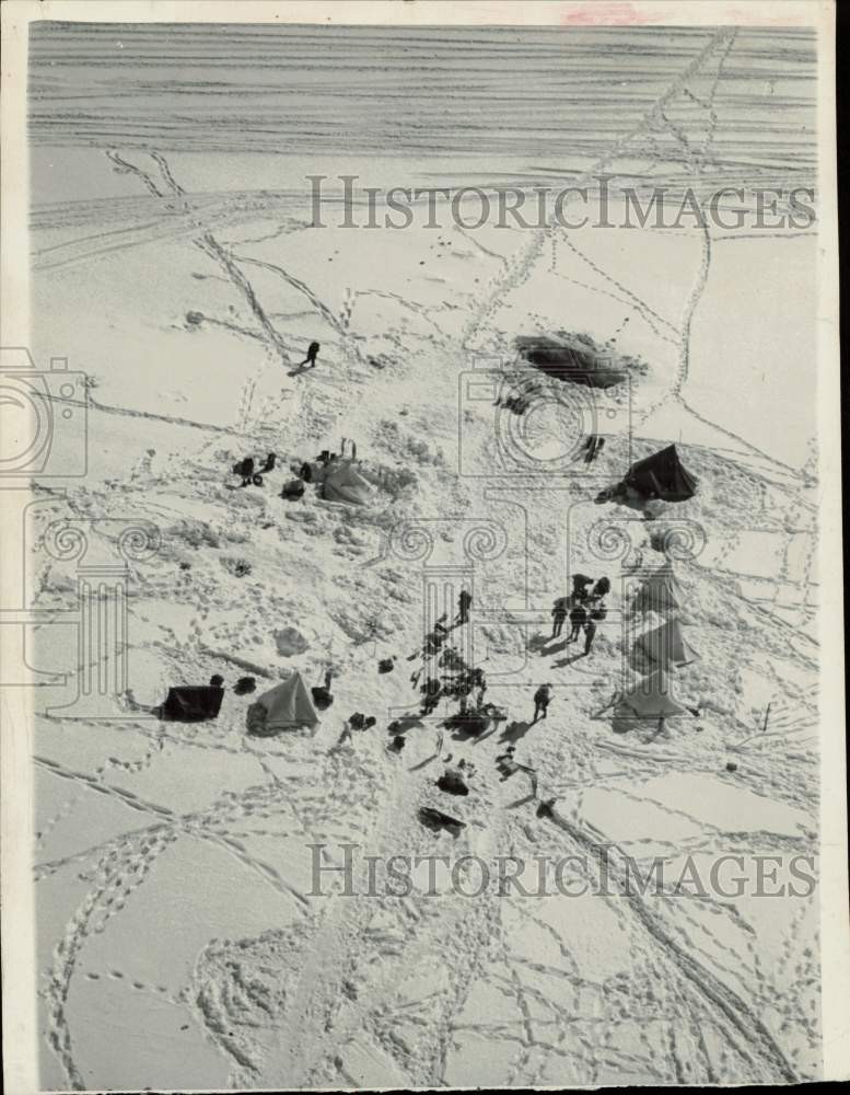 1960 Press Photo Base camp at start of trail for rescue climbers and pilots