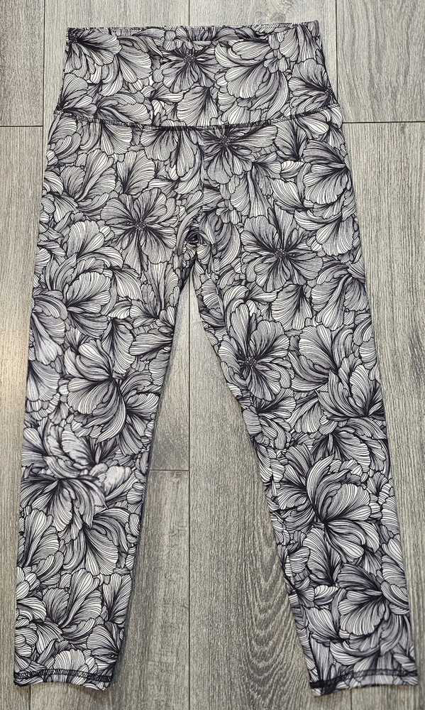 Balance Collection Floral Patterned Capri Leggings Gym Training Women's Size Med