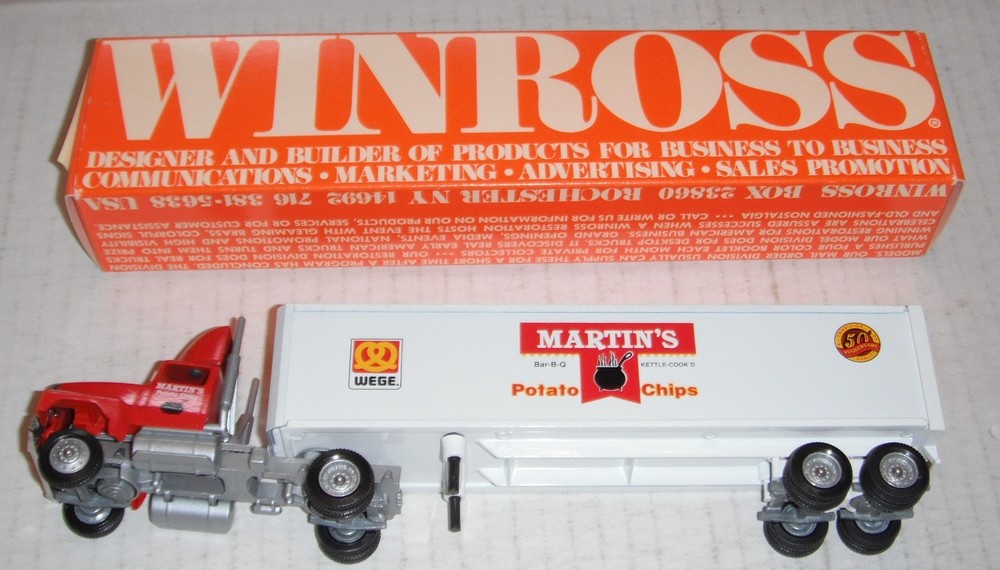 1993 Winross Martin's Chips Red Cab Truck Thomasville PA USA