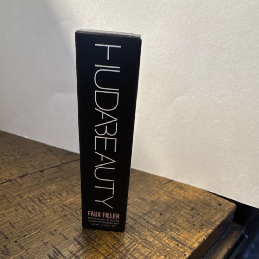 Huda Beauty Faux Filler Lip Gloss Foxy Shine Liquid 3.9ml 0.13 fl. oz