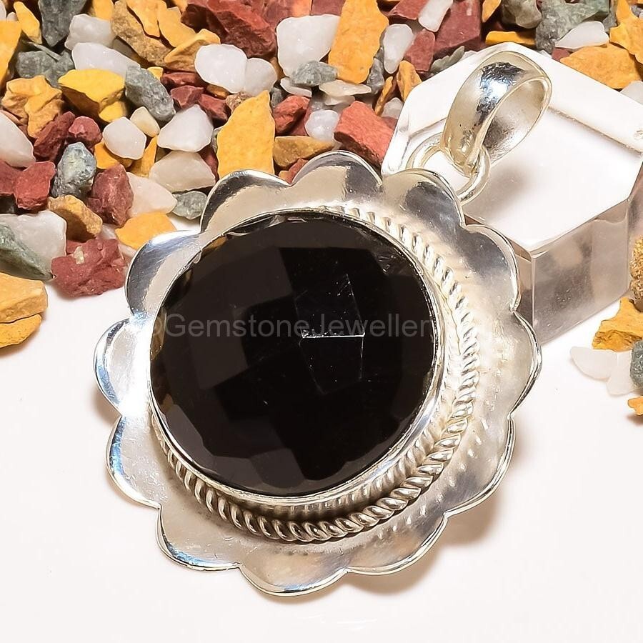 Christmas Deal: Black Onyx Gemstone Pendant in 925 Silver, Trendy Elegant Jewelry