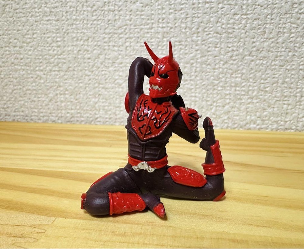Kamen Rider Den-O Momotaros Imagine Yoga Gashapon Figure Pre-Owned Action Toy