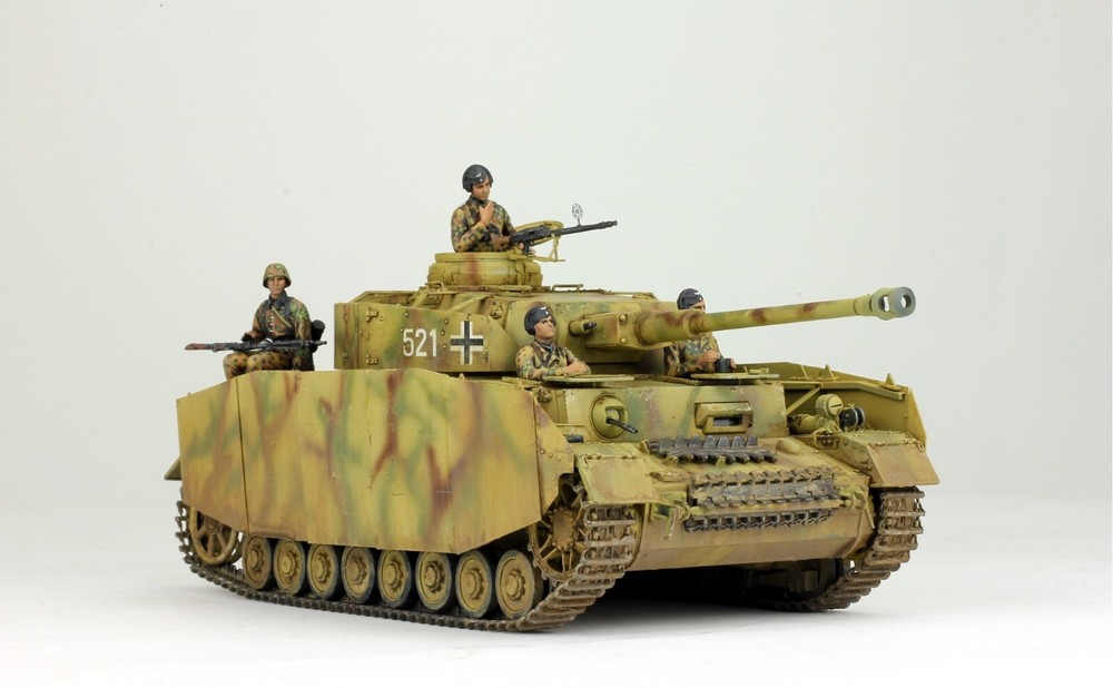 PreSale German Panzer IV Ausf. H Early /w 04 Crews WW2 1:35 Pro Built Model-image