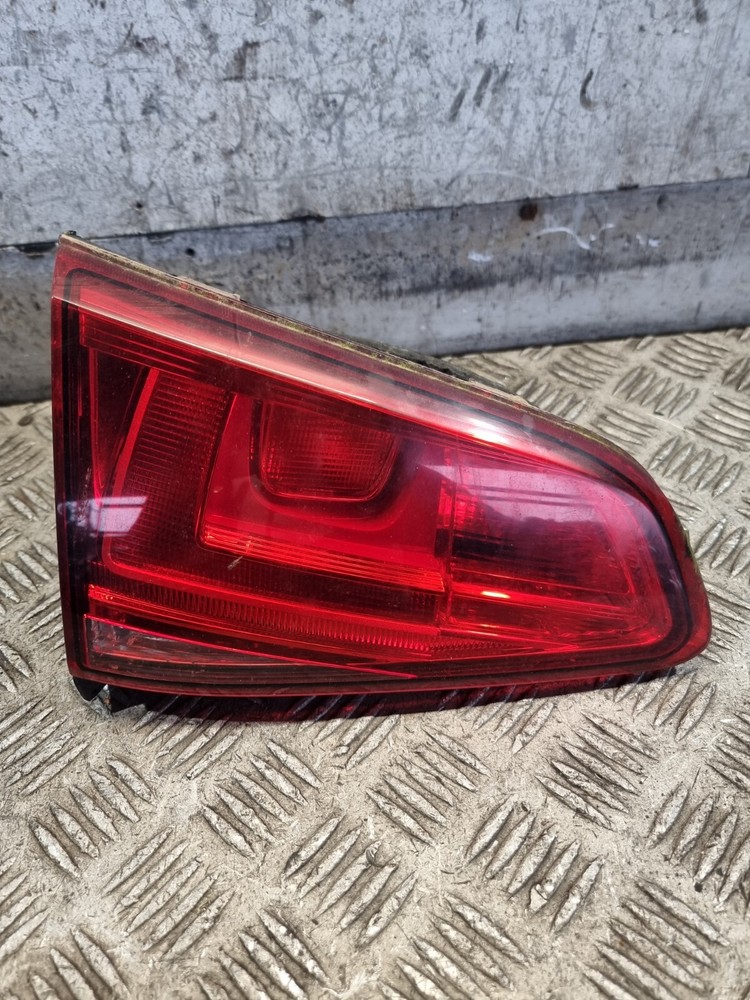 VW GOLF TAILGATE INNER LIGHT REAR LIGHT LEFT 90052128A 1.4L PET SEMI AUTO 2016