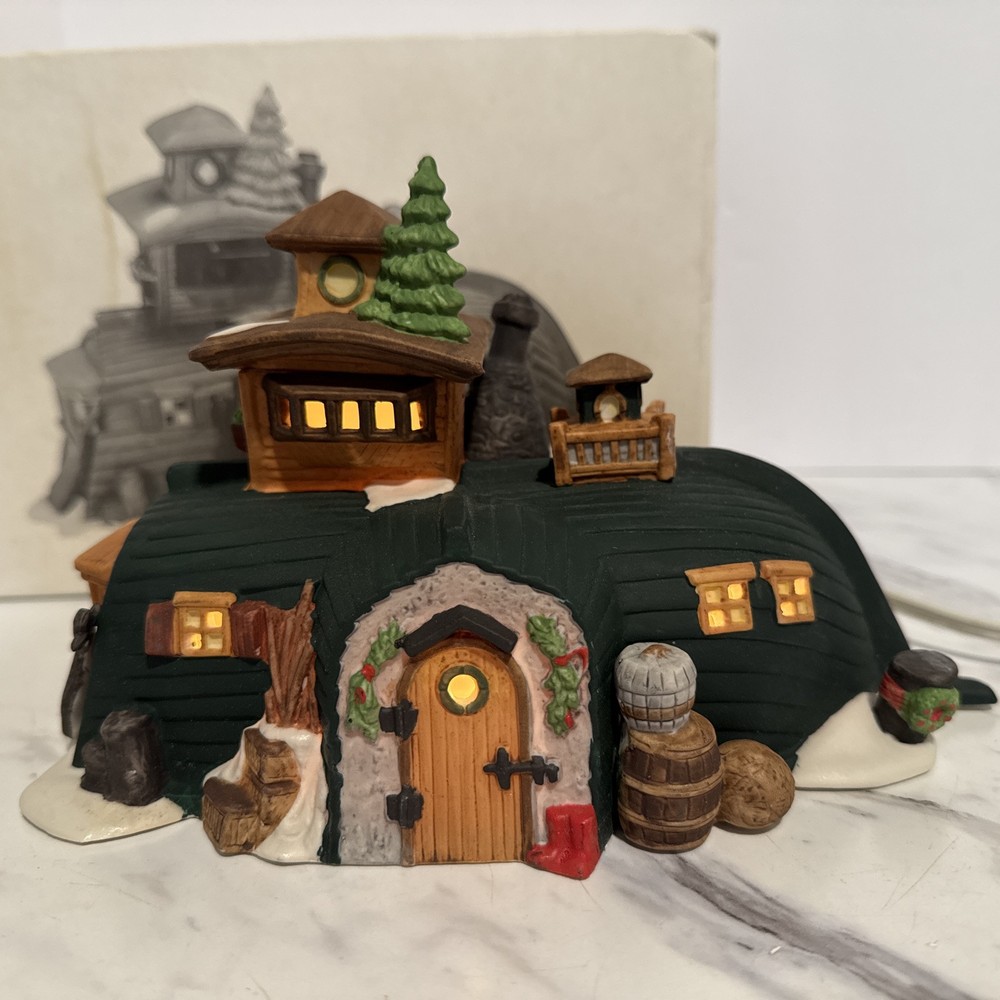 Dept 56 Dickens Village Peggotty's Seaside Cottage David Copperfield Collectible 5550