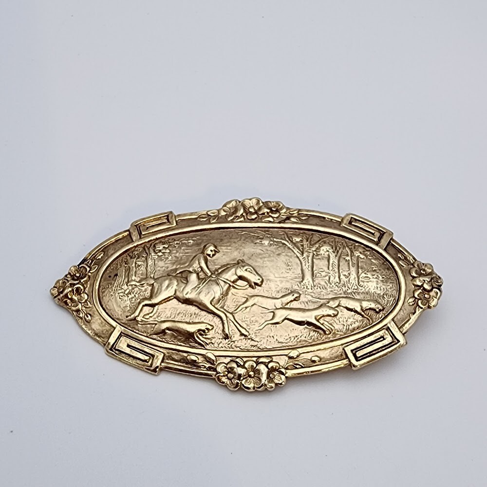 Vtg Victorian Revival Repousse Horse Fox Hunting Dogs Woods Gold Tone Brooch