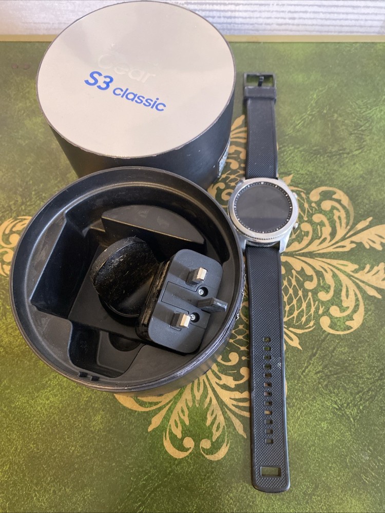 Samsung Gear S3 Classic Smart Watch READ🍁