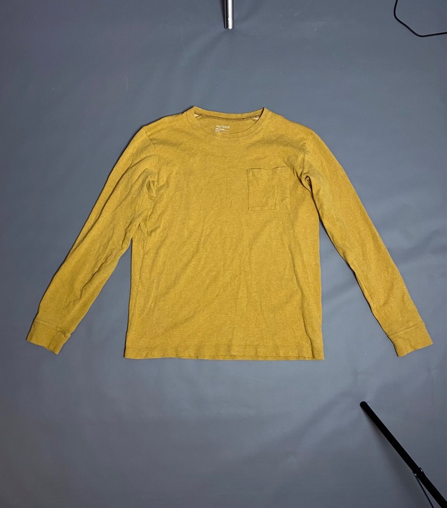Arc'teryx Men’s Sirrus Pocket Logo Long Sleeve Shirt Mustard Yellow Sz M