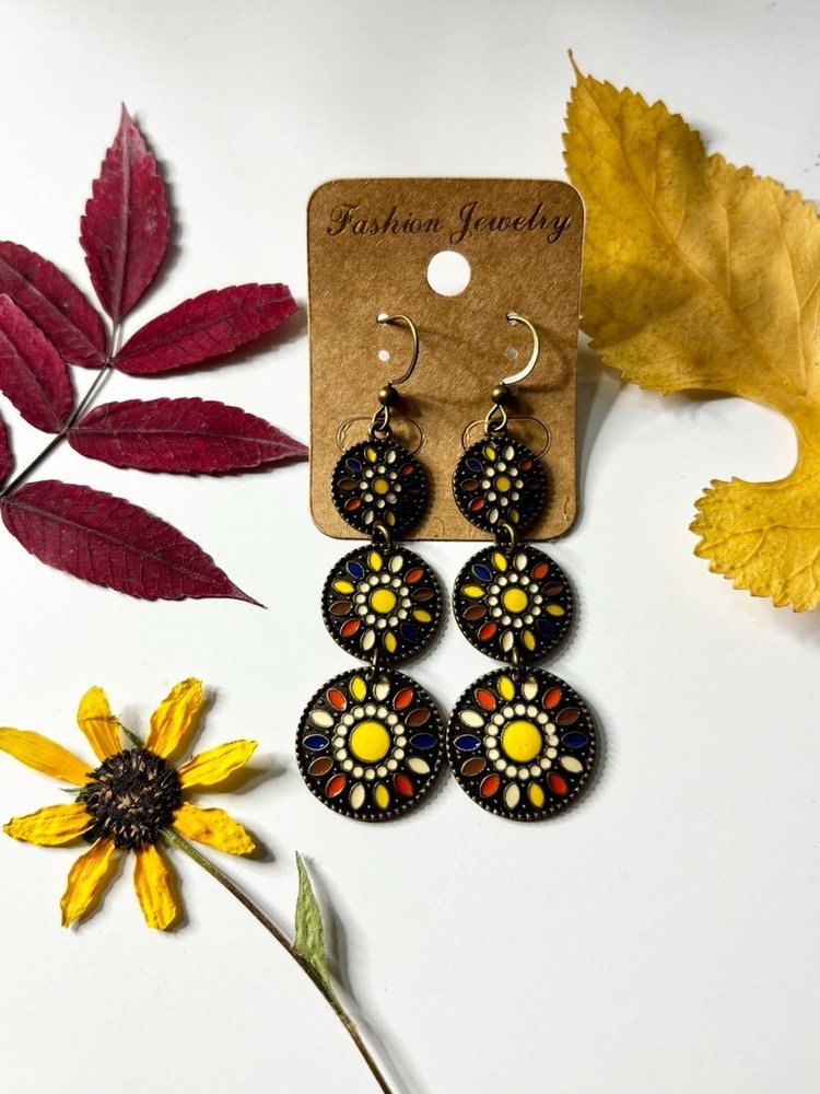 Elegant 3-Tier Medallion Drop Earrings for Timeless Style