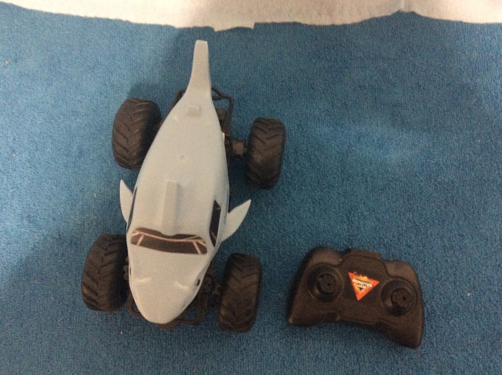 Megalodon Monster Jam Shark Truck RC Remote Control 1:24 Scale Spin Master