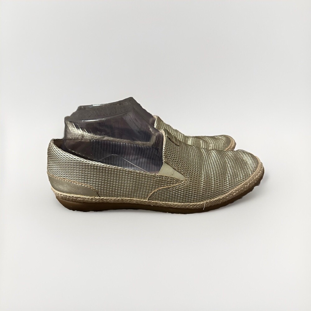 Clark’s Women’s Gold Espadrille Loafers Size 7