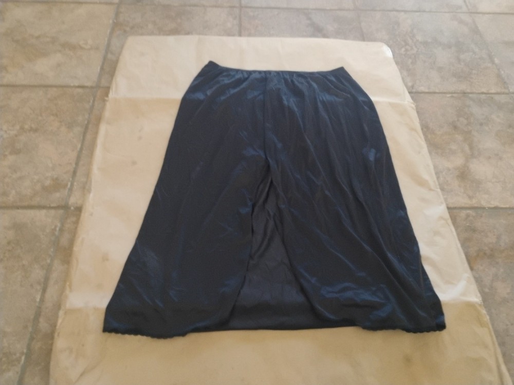 Women's Intimates Black Slip Vassarette Brand Size Large/L  28