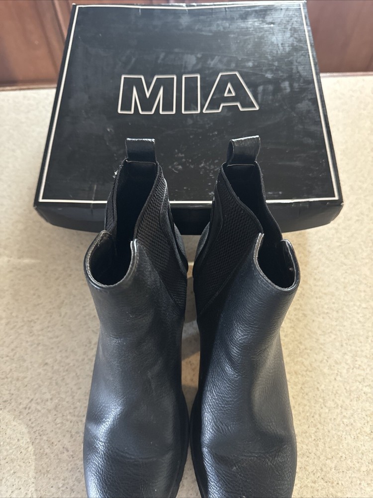 MIA Noland Black Soft Faux Leather Platform Ankle Boots 8 M Lug Sole Chunky Heel