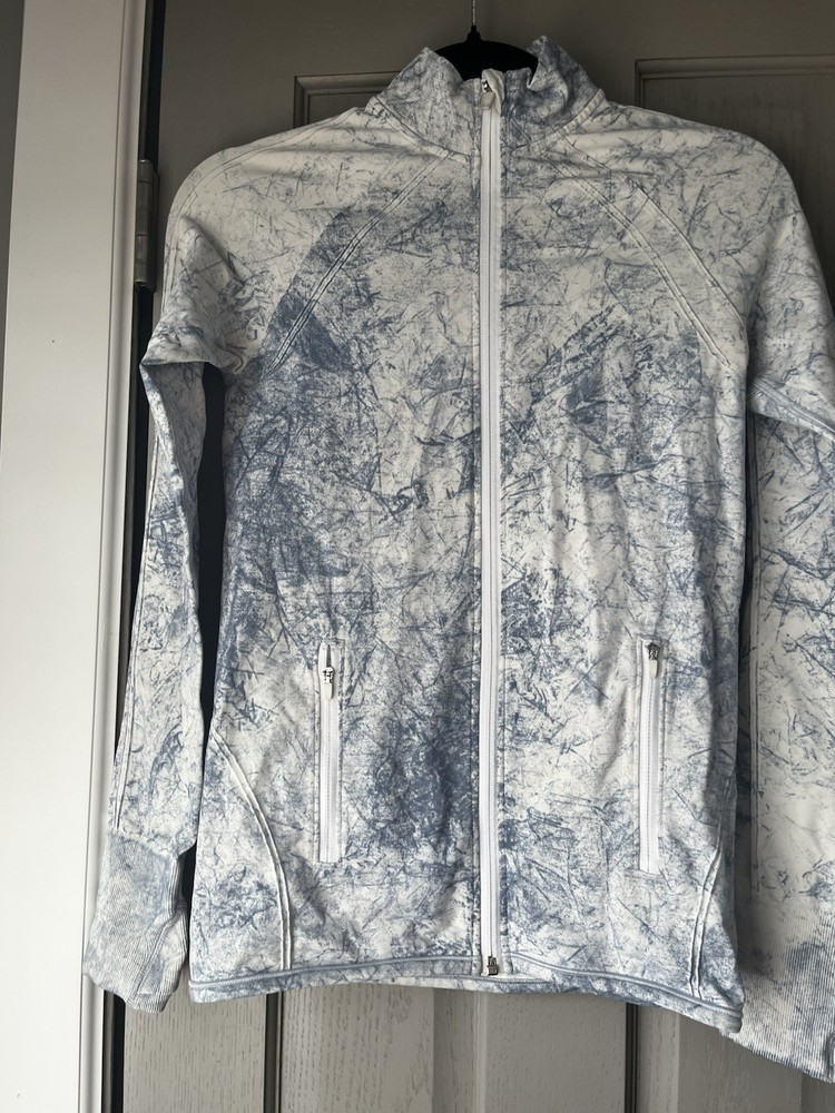 Lululemon define jacket size Estimated 6/8