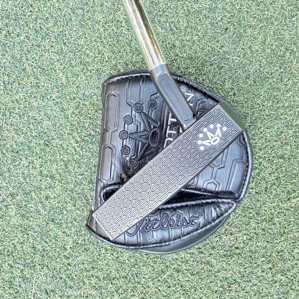 Scotty Cameron Phantom Black 5.5 Putter W/ HC - Limited - Brand New - 35”