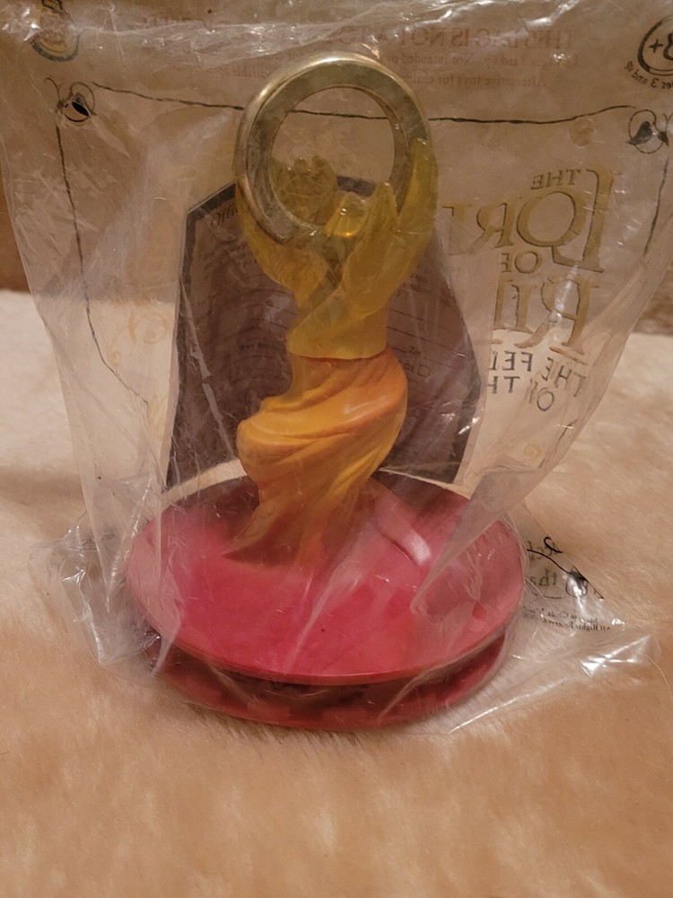 The Lord Of The Rings 2001 Burger King Figure Toy - The Center Ring