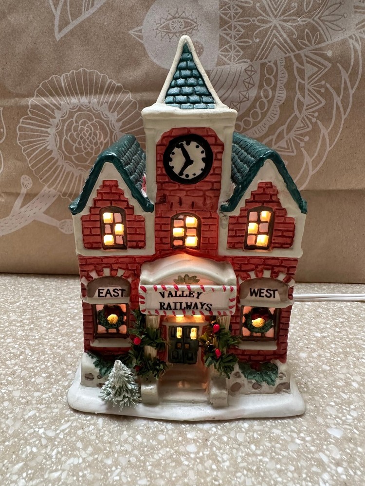 1994 Christmas Valley Lighted East West Railways Building Seasonal Specialties Model Train Set-image