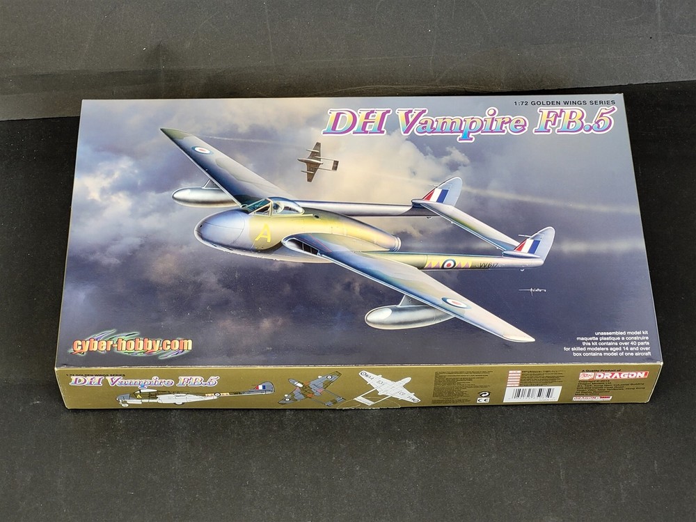 1:72 Cyber Hobbies DH Vampire FB.5 Model Kit #5085 CIB T577-image