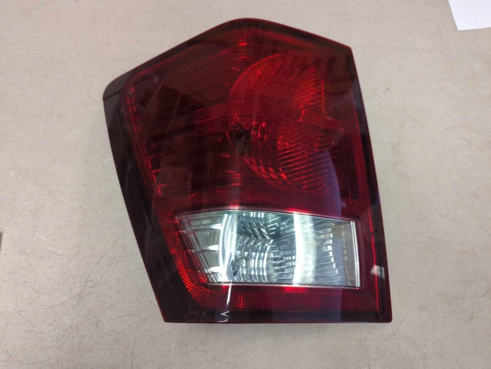 07 08 09 2010 JEEP GRAND CHEROKEE TAIL LIGHT LEFT LH DRIVER SIDE PART 55079013AC