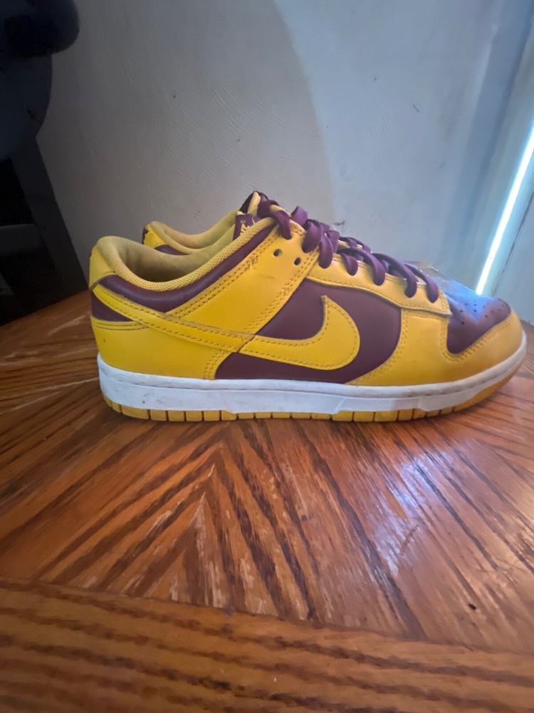 shoes Arizona dunks yellow and burgundy size 8.5, worn couple creases