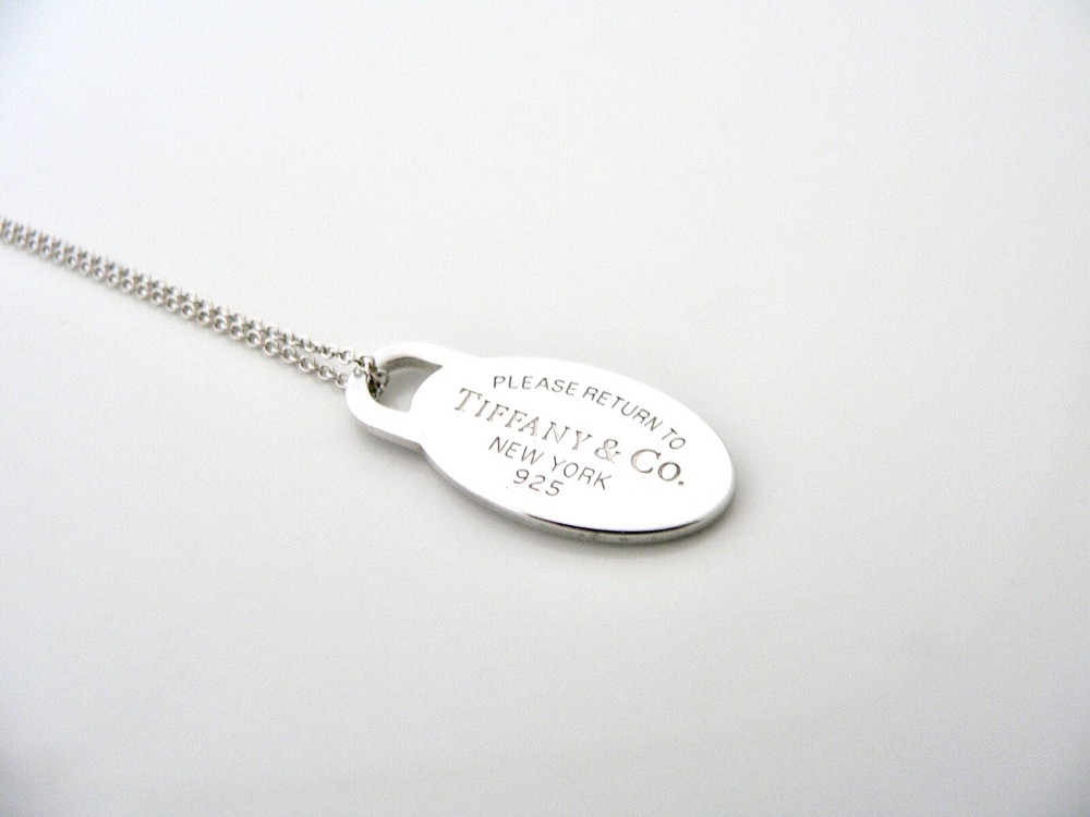 Tiffany & Co Oval Tag Necklace Pendant Charm Chain Return to T & Co Silver Gift