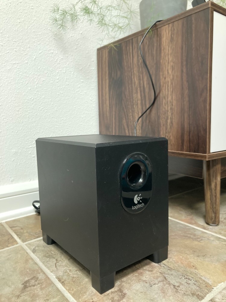 Logitech X-240 Computer PC Speakers with Subwoofer System 2.1