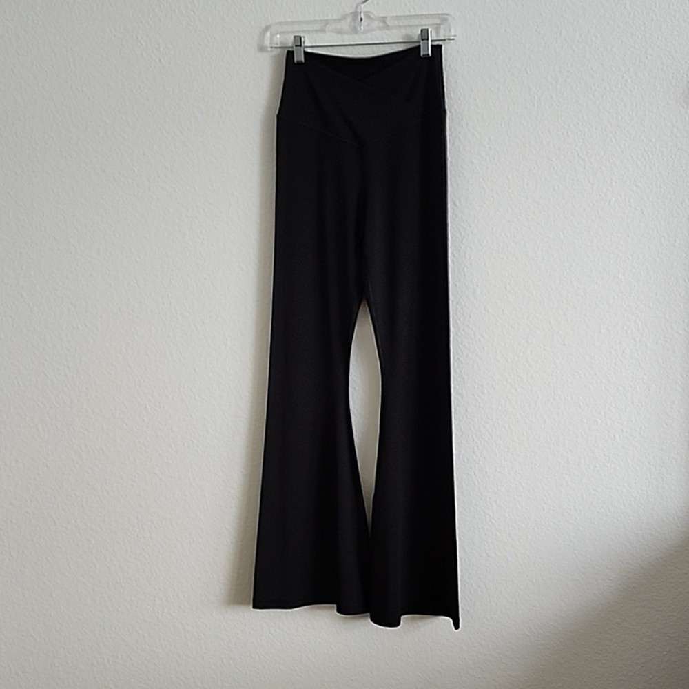 Aerie Real Me High Waisted Crossover Flare Legging Large Black NWT
