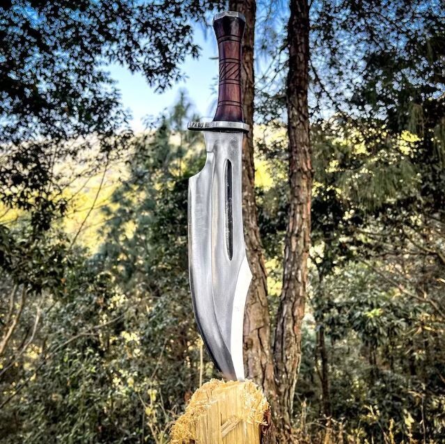 Custom D2 Steel Full Tang Hunting Bowie Survival Knife Handmade