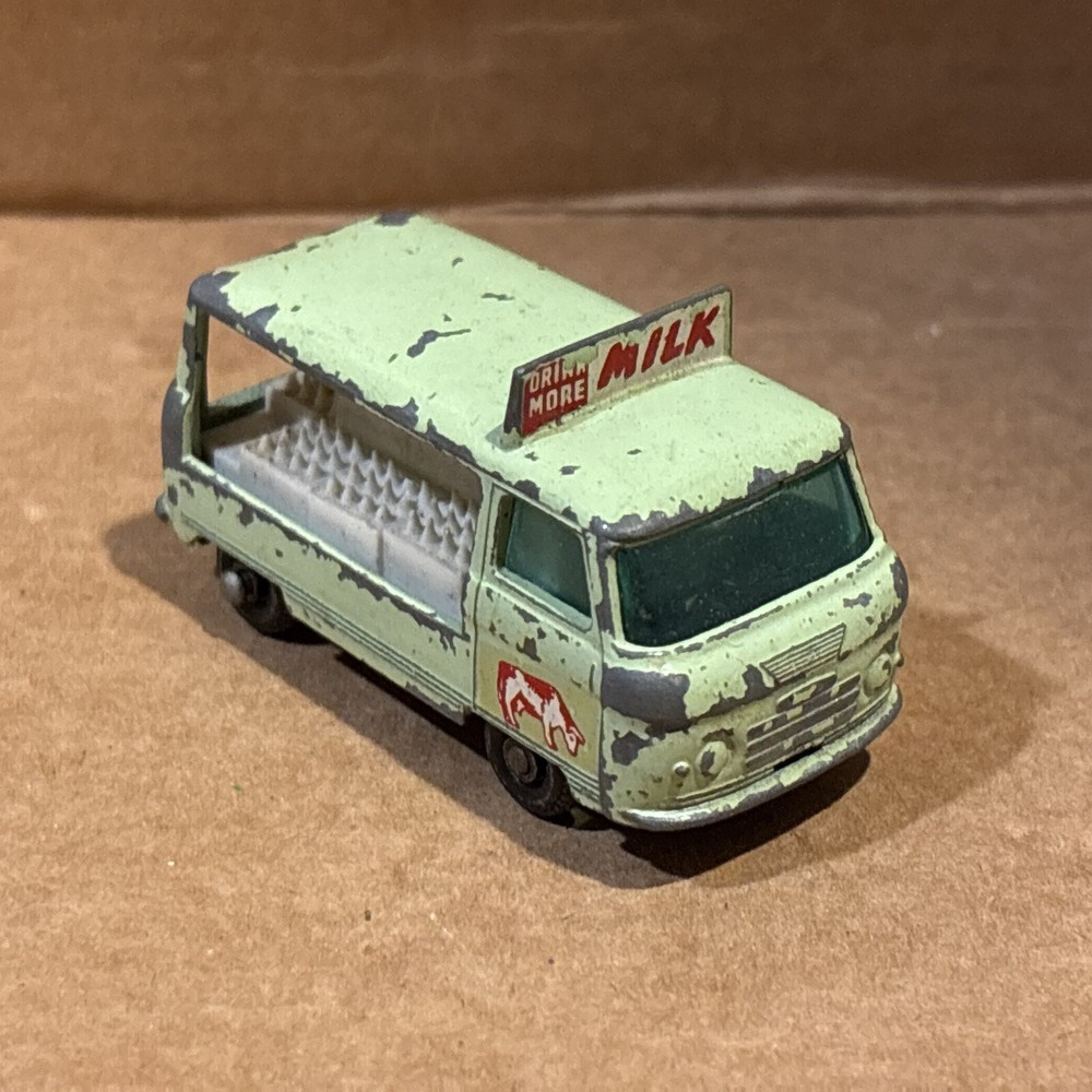 COW! VTG Lesney Matchbox No. 21 Diecast Truck Van Commer Bottle Float England