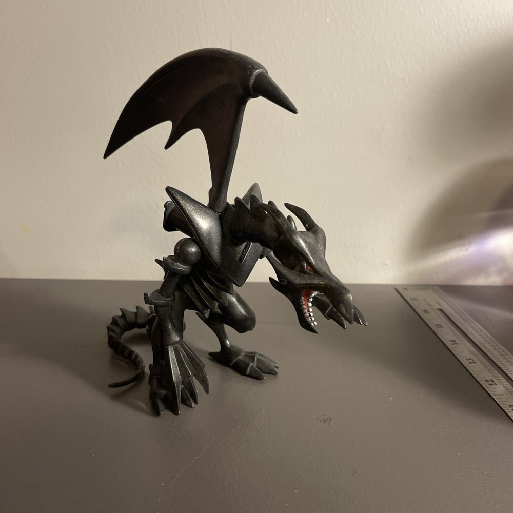 VTG 1996 Mattel Yu-Gi-Oh! Total Control Red Eyes Black Dragon Figure Incomplete
