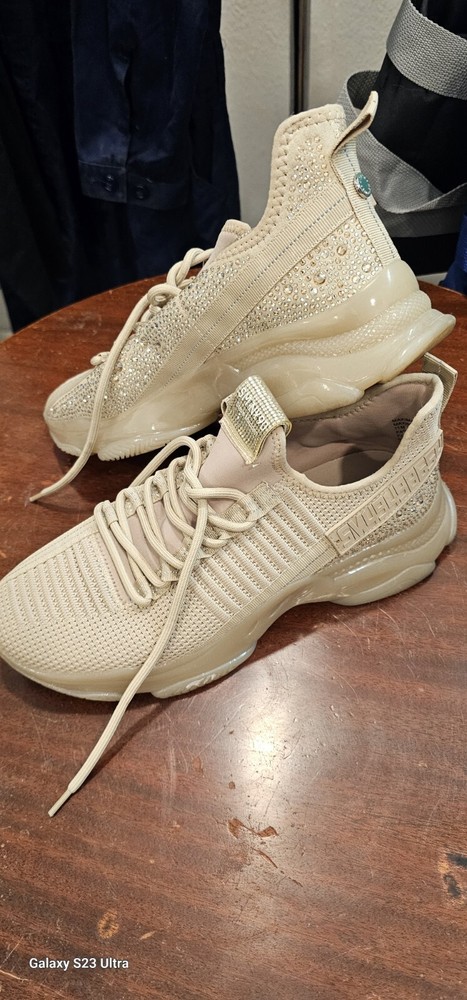 Stylish Steve Madden Rhinestone Sneakers for Women Size 11 M in Excellent Condition