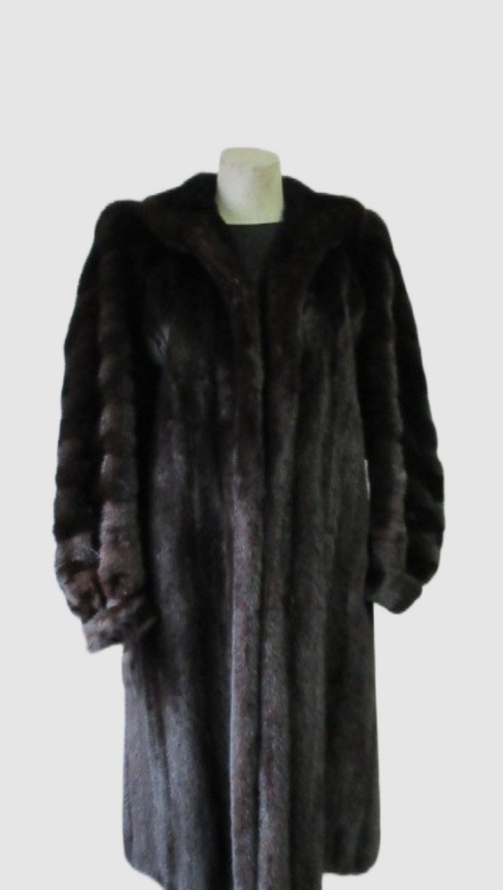 Women's Size 12 Canadian Mink Fur Coat - Pristine Condition Clearance Sale for Plus Size-image