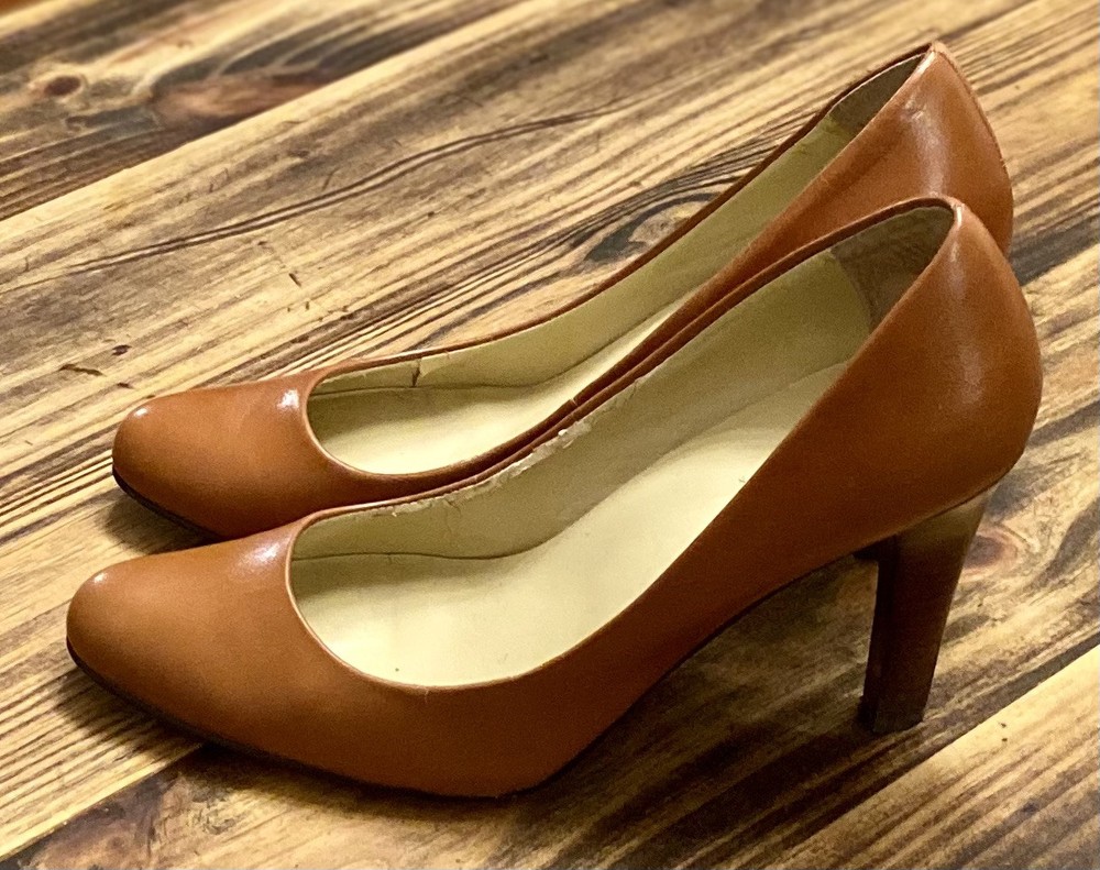 Lauren Ralph Lauren Heels Women's Size 8.5B  Slip On Tan Pump