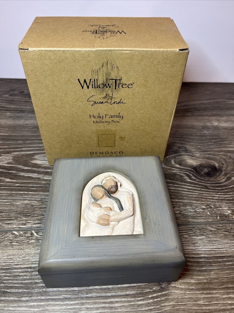 Willow Tree Holy Family Memory Box A Child is Born by Susan Lordi 2006 5 Inch Figurine