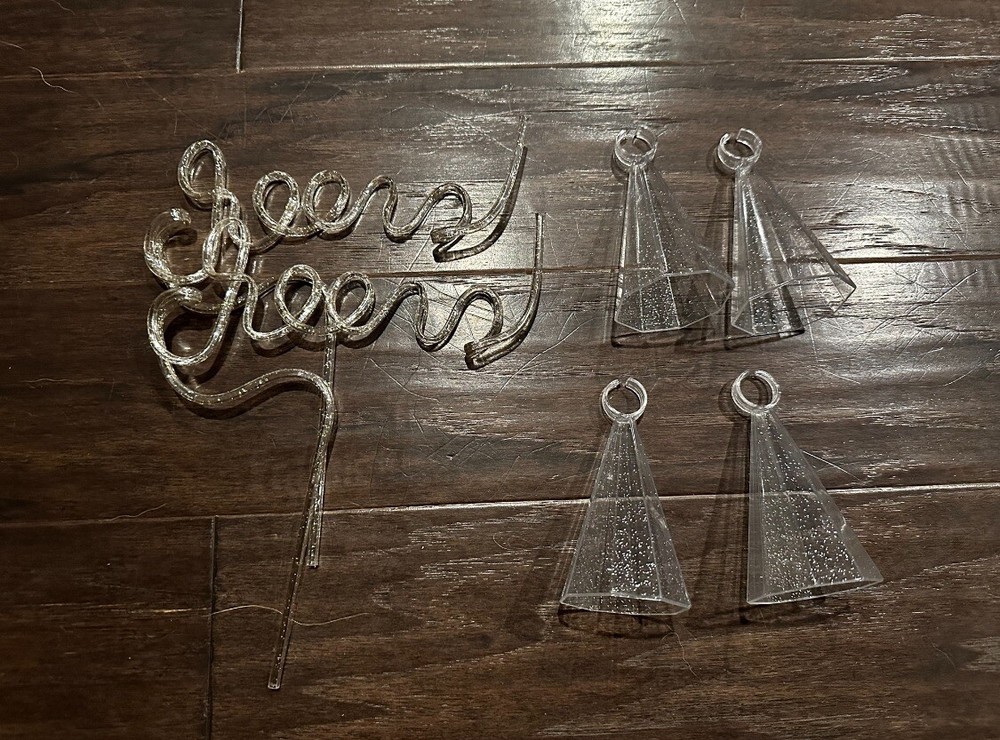 2 Cheers Straws & 4 Ring Glasses Set for New Year Celebrations-image