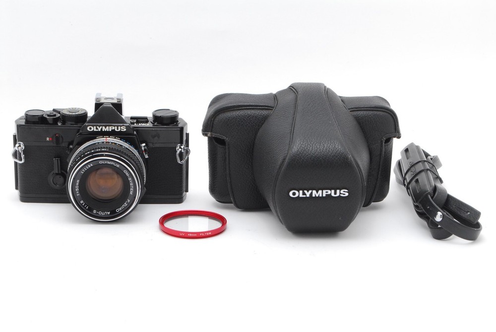 NEAR MINT Olympus OM-1 Black 35mm SLR with F.Zuiko 50mm F1.8 Lens Japan
