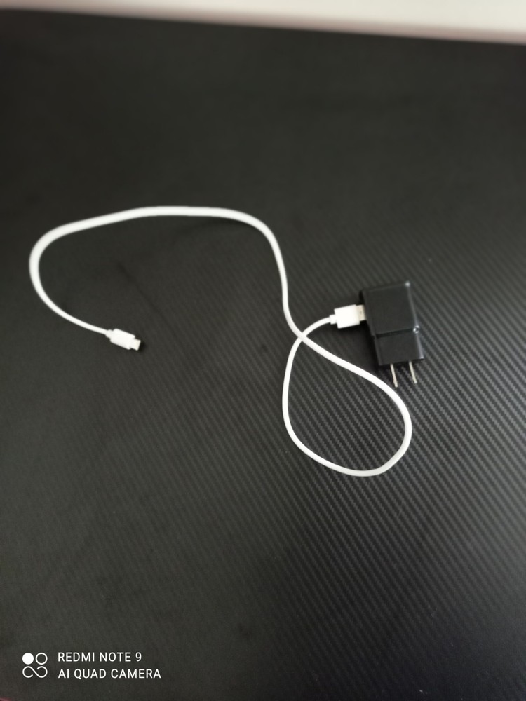 USB Cable with Built-in Flash Drive for Easy Storage