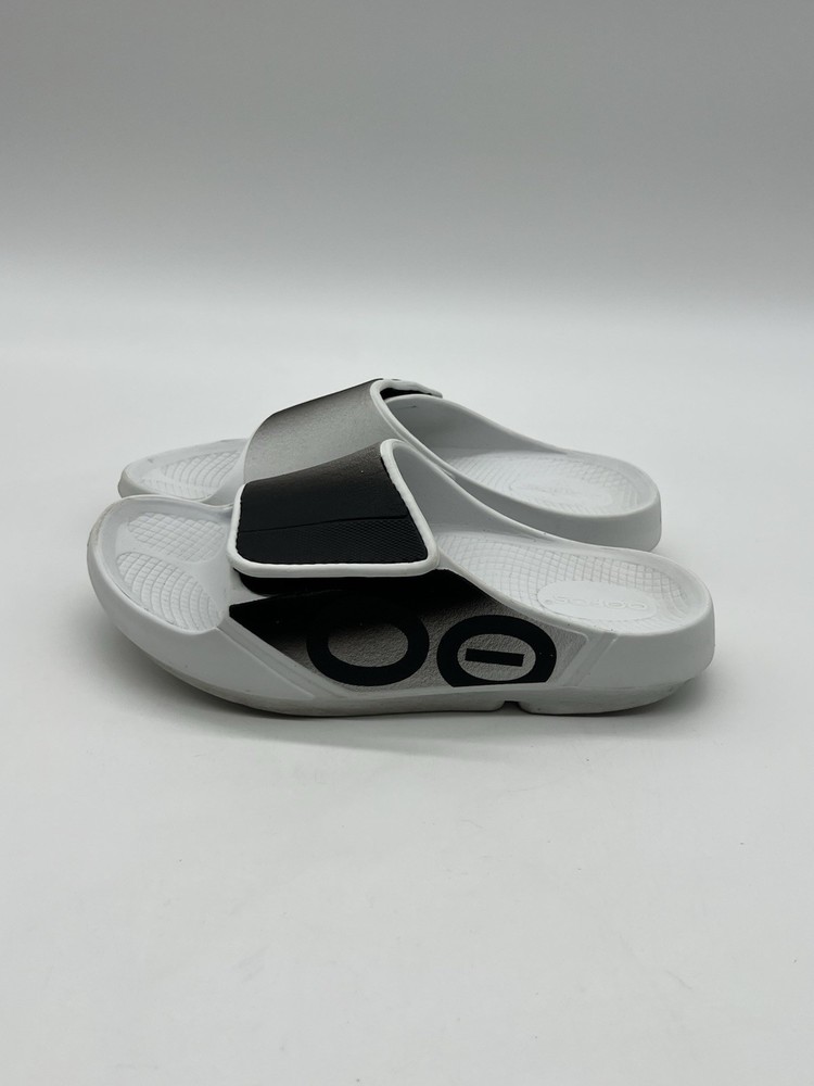 OOFOS OOAHH Men 7 Women 9 Black White Sport Flex Lightweight Recovery Shoes.