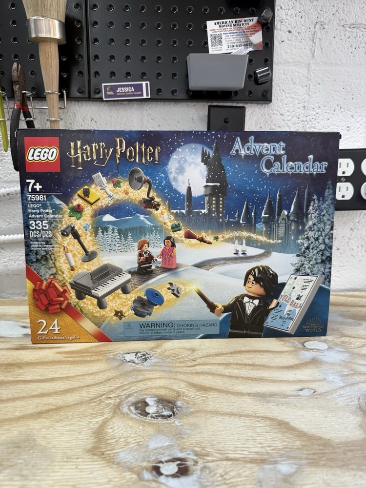 New LEGO Harry Potter Advent Calendar 75981 Holiday Countdown Set - Brand New