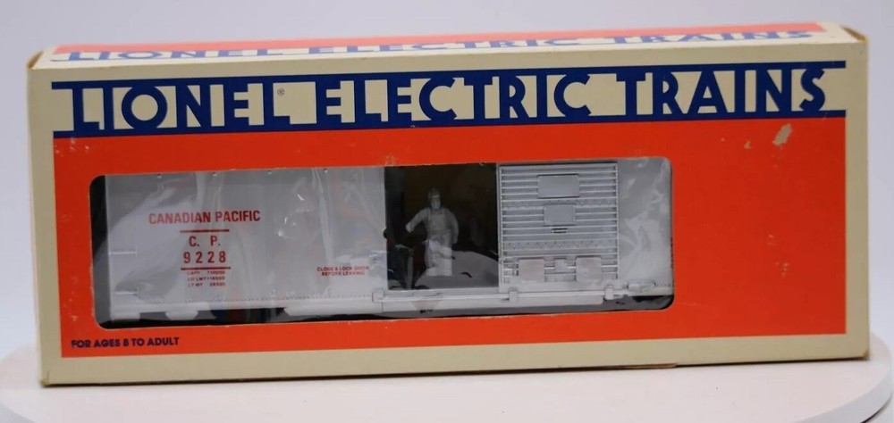 NIB O Scale Train LIONEL 6-9228 Canadian Pacific Operating Box Car 1:48 Gauge CP