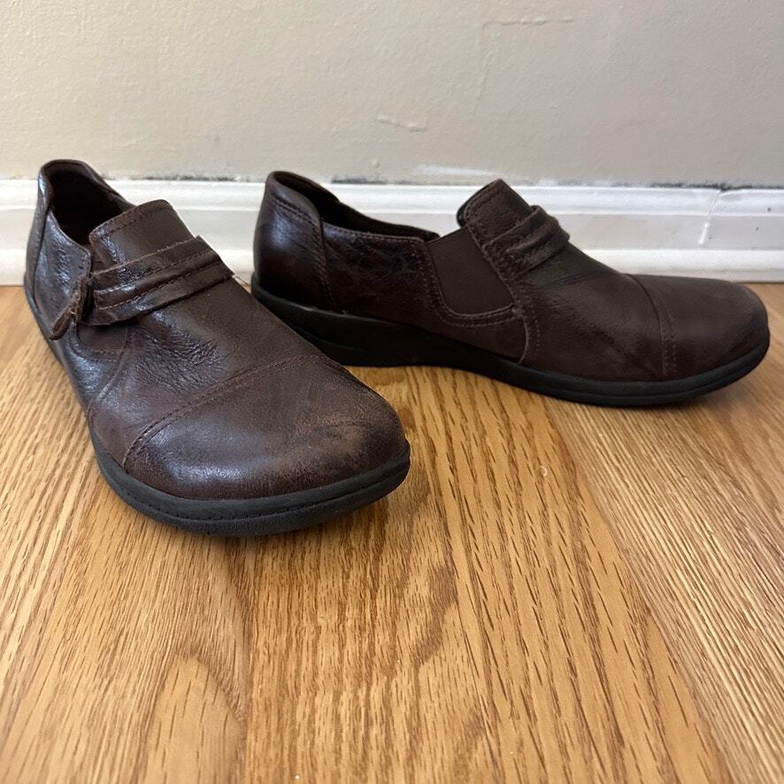 Clarks Womens Madi Cheyn Brown Leather Slip On Loafers Size 9 Boho Round Toe