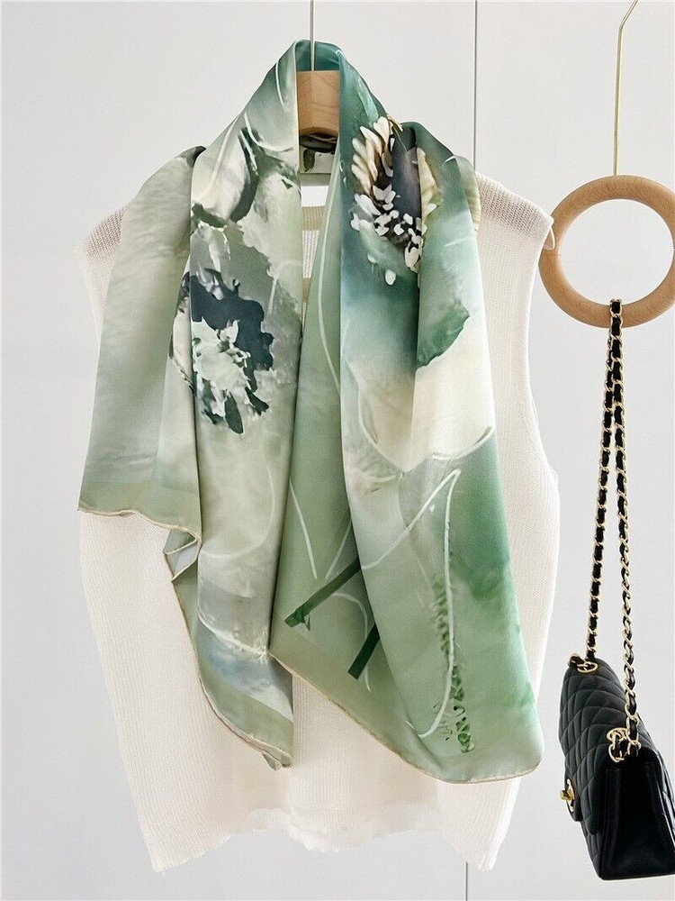Mulberry Silk Square Scarf 43 Inch Floral Print Shawl Bandanna Green  