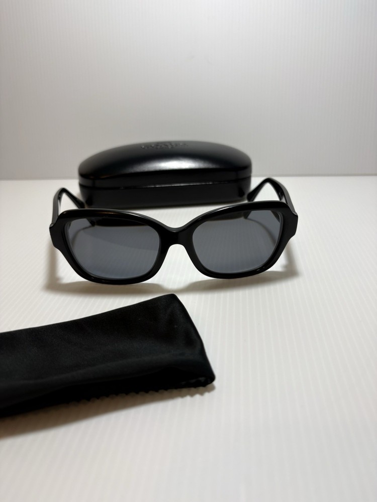 Coach Sunglasses Women’s  Rectangular/Square - Style HC 8160 Black