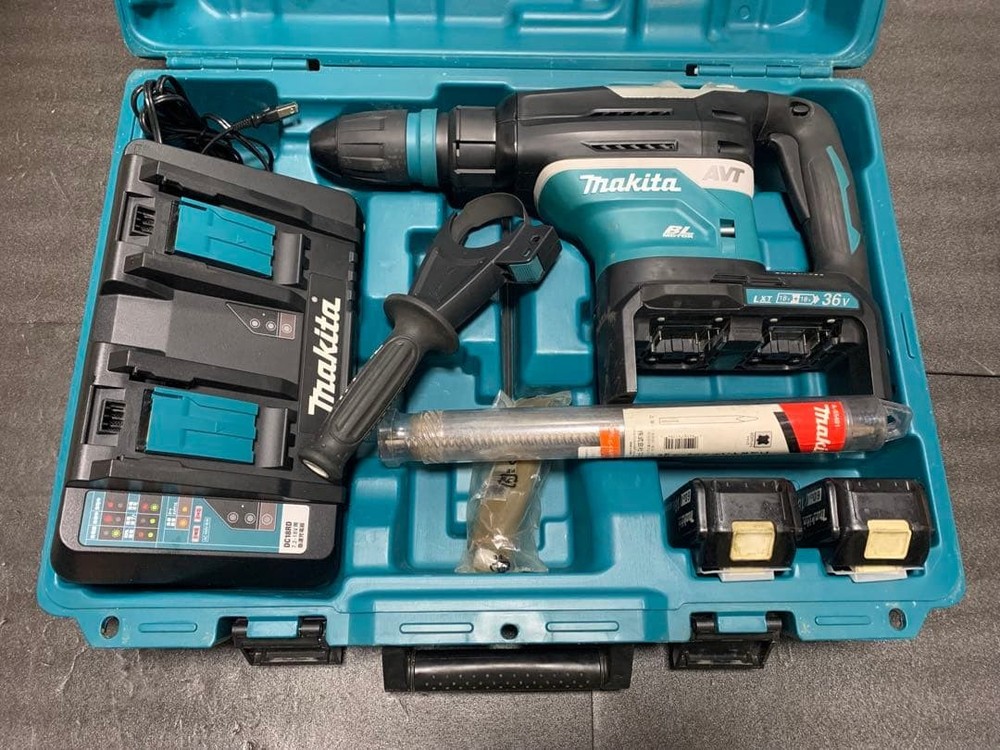 Makita HR400D AVT Rotary Hammer Drill w/ 2x 6.0Ah Batteries Charger Case　Japan