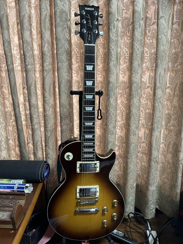 Yamaha SL380 Les Paul Vintage Guitar with Secure Safe Packing