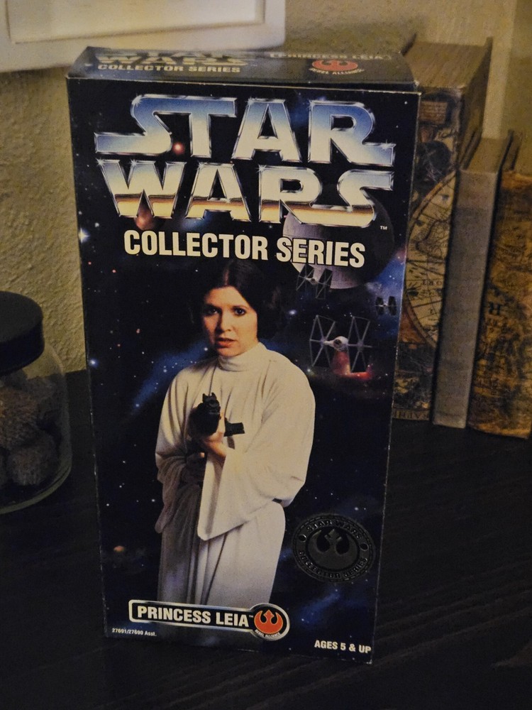 1996 Star Wars Collectors Series Princess Leia Action Figure