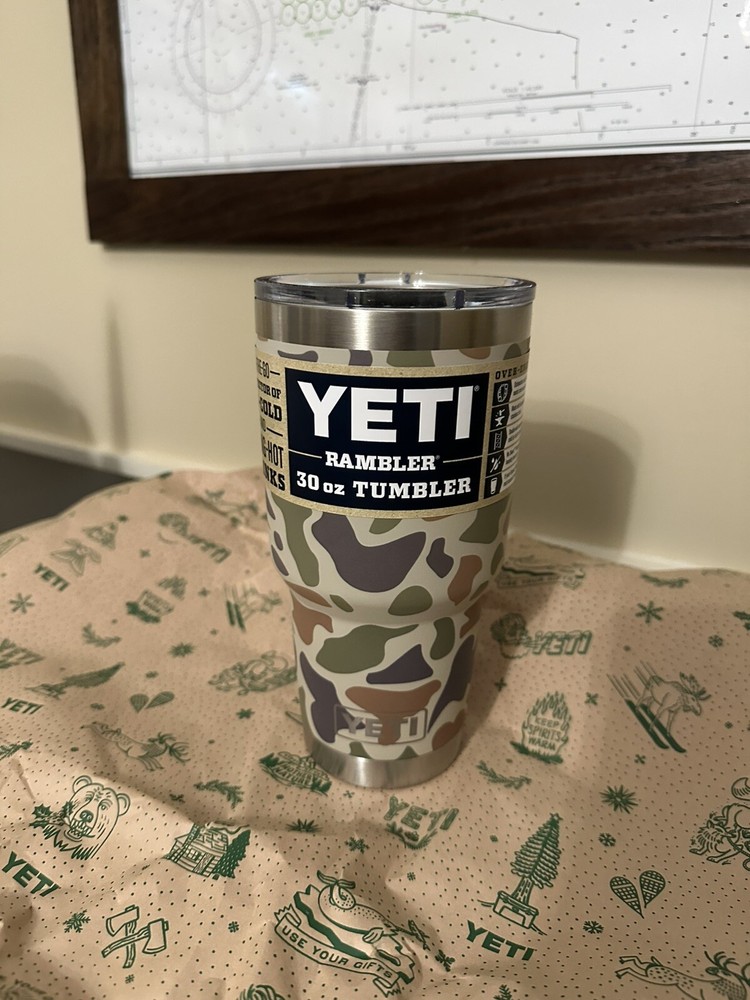 New Yeti 30 Oz. Rambler Tumbler With Magslider Lid Camo