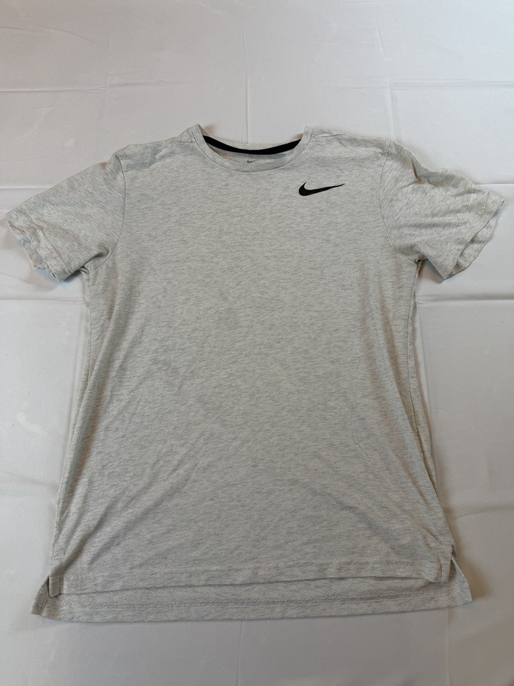 Nike Dri-Fit Men’s Athletic Training T-Shirt Gray Short Sleeve Size M