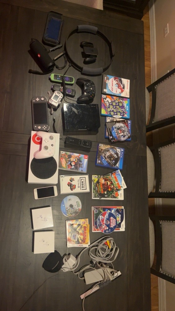 Electronics and consoles lot