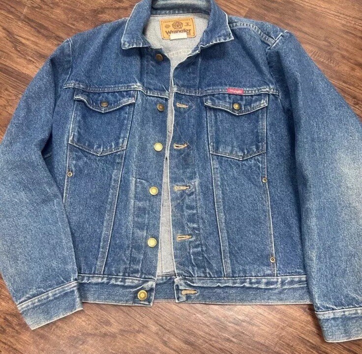 Wrangler Vintage Y2k Denim Jean Jacket With Army Iron On Patch In Size Medium